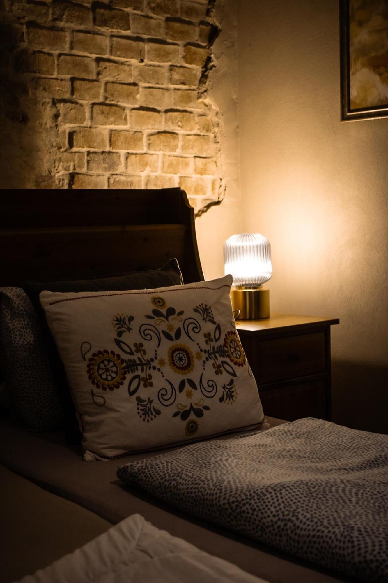 Bed and Breakfast Uroczysko Olesnica Chodzież Habitación foto