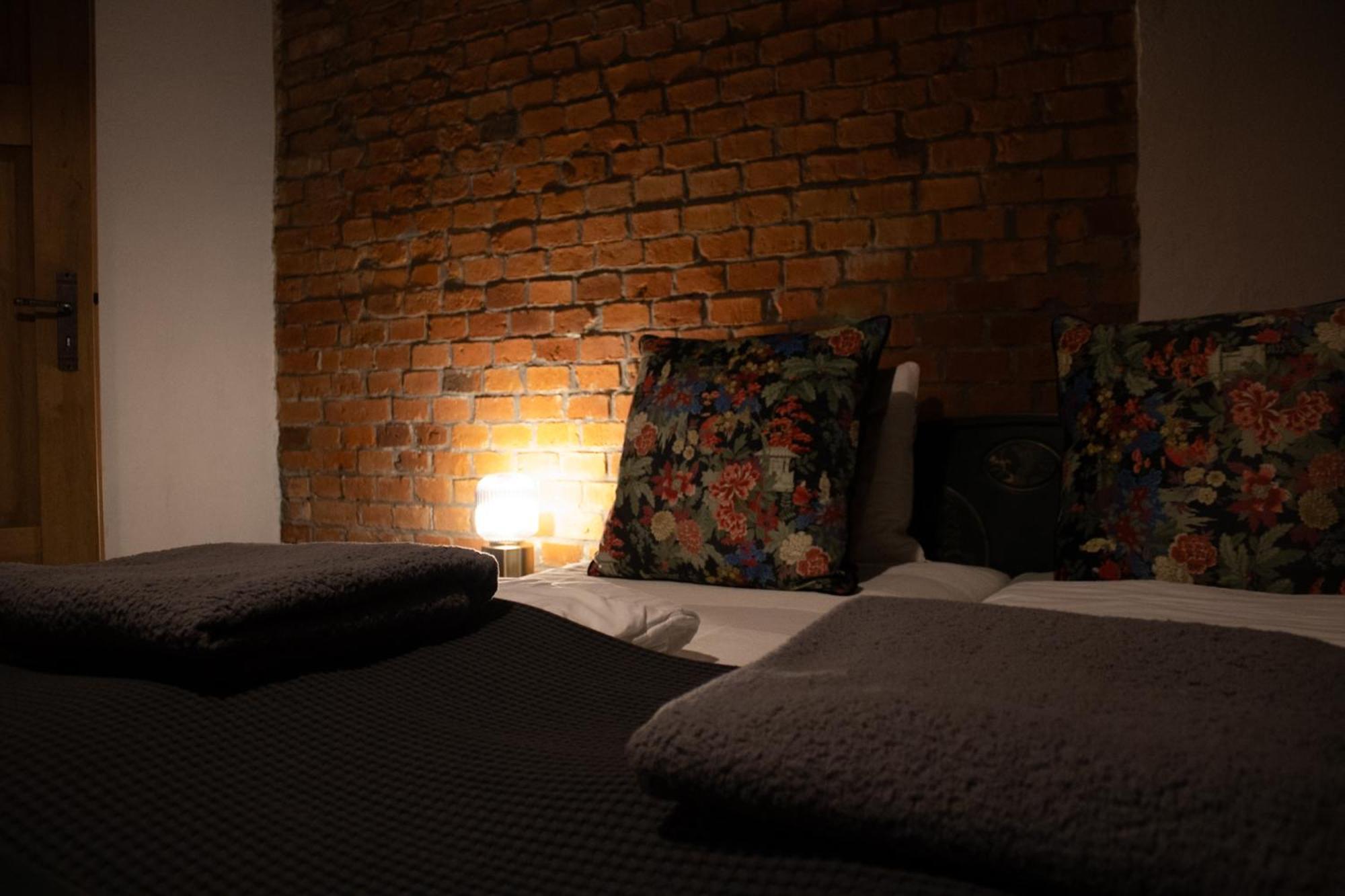 Bed and Breakfast Uroczysko Olesnica Chodzież Habitación foto